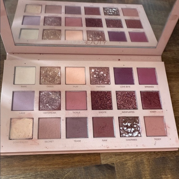 Makeup bundle - Picture 2 of 9